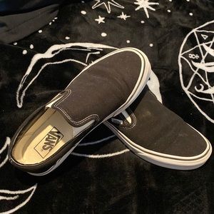 Black low top vans